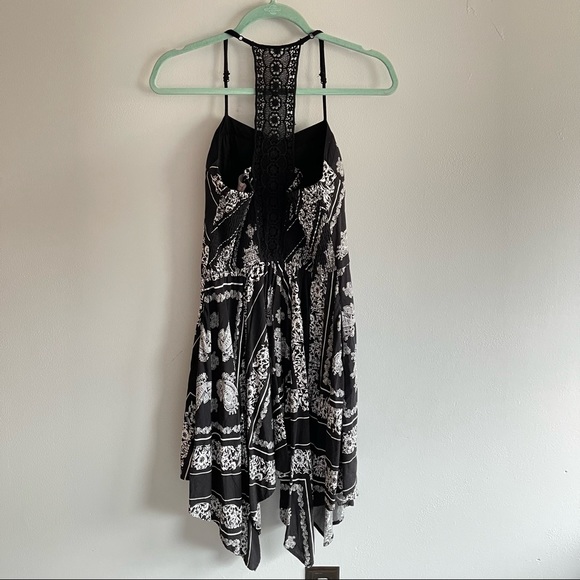 Band of Gypsies Black & White Asymmetrical Handkerchief Hem Dress Size Medium - Picture 6 of 12